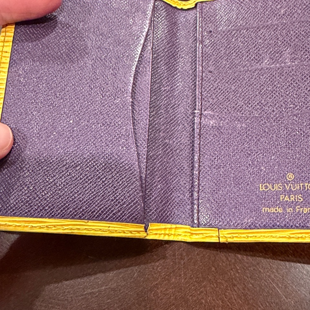 Louis Vuitton Vintage Epi Card Holder - Picture 12 of 13